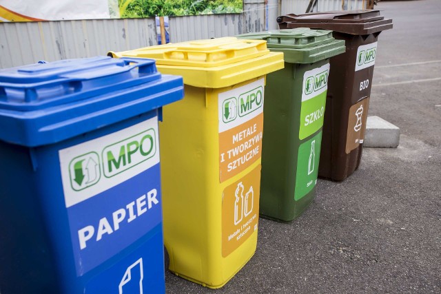 65 proc. Polaków twierdzi, że segreguje śmieci ze względu na ekologię.