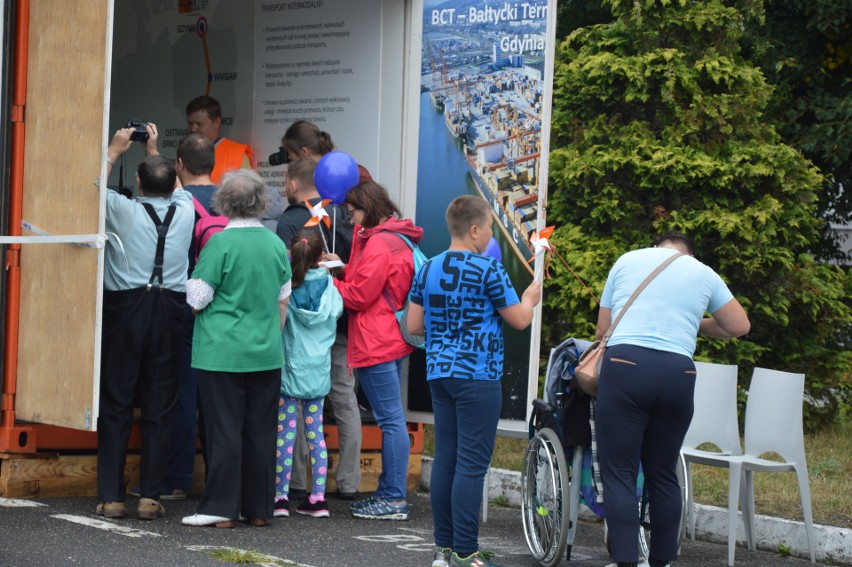 Dzień otwarty w gdyńskim Bałtyckim Terminalu Kontenerowym. Zwiedzanie podczas pikniku rodzinnego w Gdyni [ZDJĘCIA] 