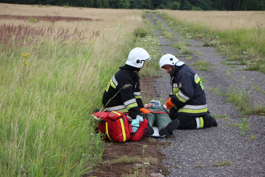 Strażacy z Grójca i Nowego Miasta nad Pilicą ćwiczyli akcje ratownicze na lotnisku