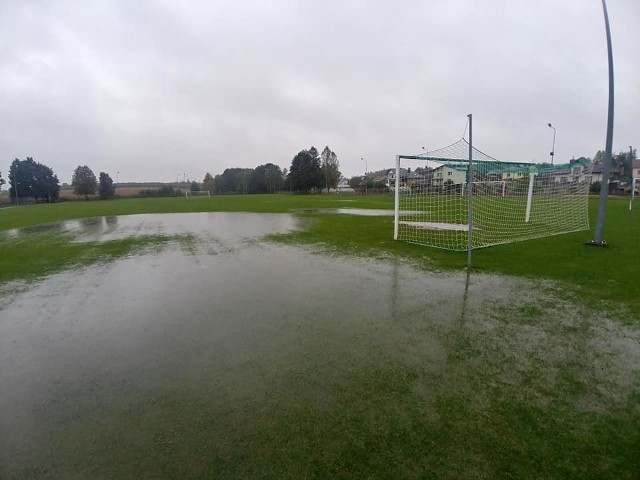 Tak wyglądał w środę stadion Jedności Niechobrz