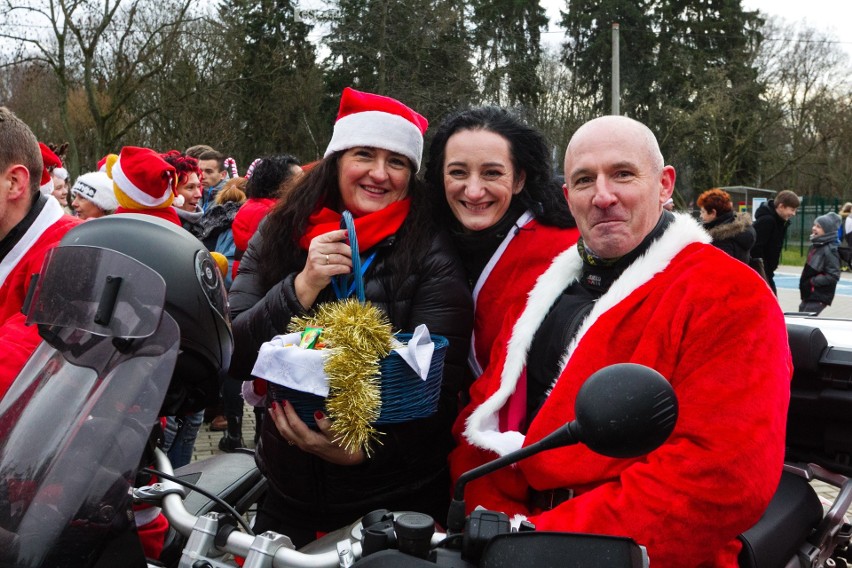 MotoMikołaje w Szczecinie i 200 dzieci. Głośny przejazd ulicami i festyn [ZDJĘCIA, WIDEO]