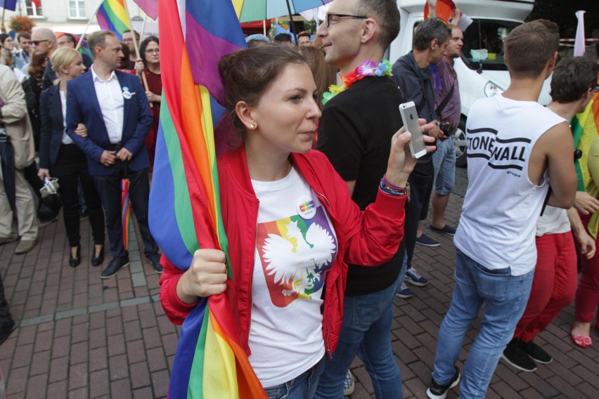 Uczestnicy Marszu Równości w Katowicach mieli na sobie...
