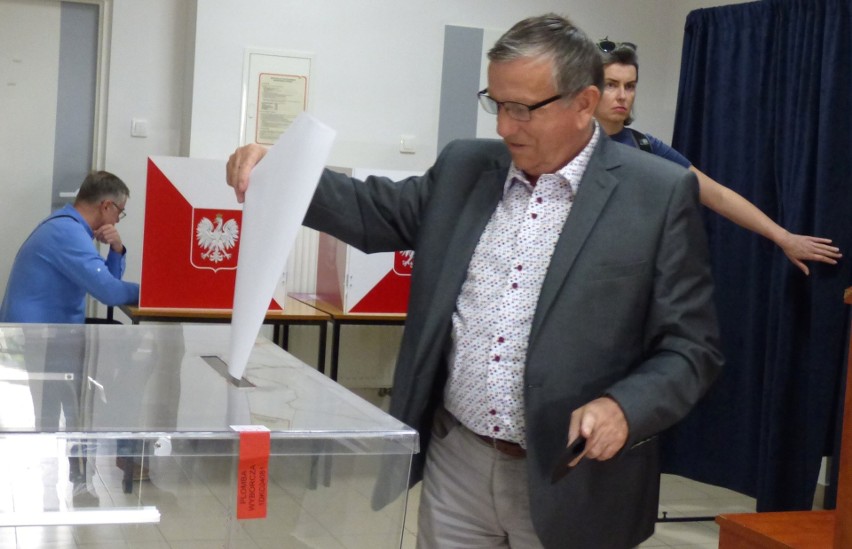 Wybory do Parlamentu Europejskiego 2019 w powiecie buskim. Frekwencja średnia [WIDEO, ZDJĘCIA]