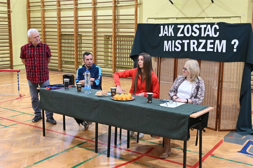 Znana lekkoatletka Karolina Młodawska z KKL Kielce spotkała się z uczniami Zespołu Szkół Mechanicznych w Kielcach. Zobacz zdjęcia