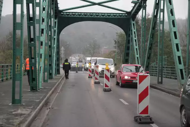 Remont mostu stalowego we Włocławku zaplanowano na 2023 rok. W styczniu wybrano firmę, która wykona dokumentację.