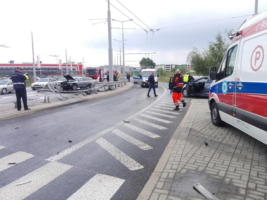 Do wypadku doszło przed godziną 18.00 na skrzyżowaniu ul....