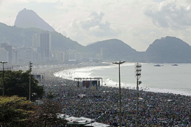 Na mszy na plaży Copacabana były trzy miliony wiernych.
