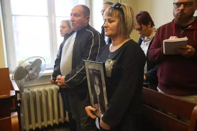 Wyrok zapadł dziś (9 kwietnia) przed Sądem Okręgowym w Katowicach.  Na miejscu byli też bliscy zabitych dziewczynek