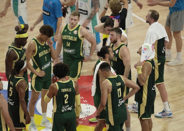 Radość i smutek podczas drugiej fazy mistrzostw świata w koszykówce mężczyzn