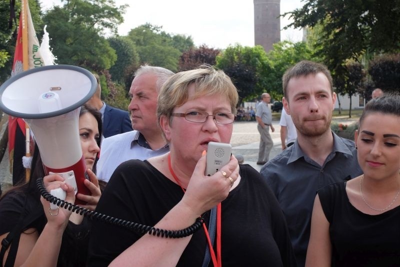 Uczniowie oraz nauczyciele nie chcą podziału szkoły i...