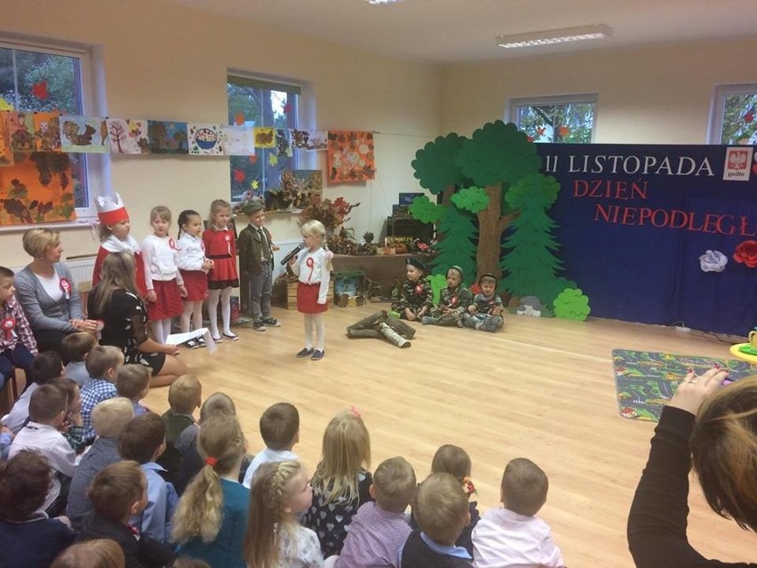 Dzieci z Sępólna uczciły Święto Niepodległości.