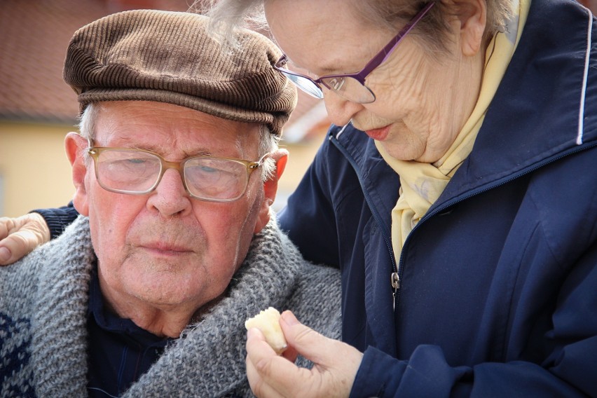 Polscy seniorzy zmagają się z licznymi problemami....