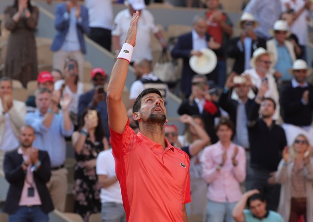Fot. Novak Djokovic po zwycięskim meczu trzeciej rundy Roland Garros