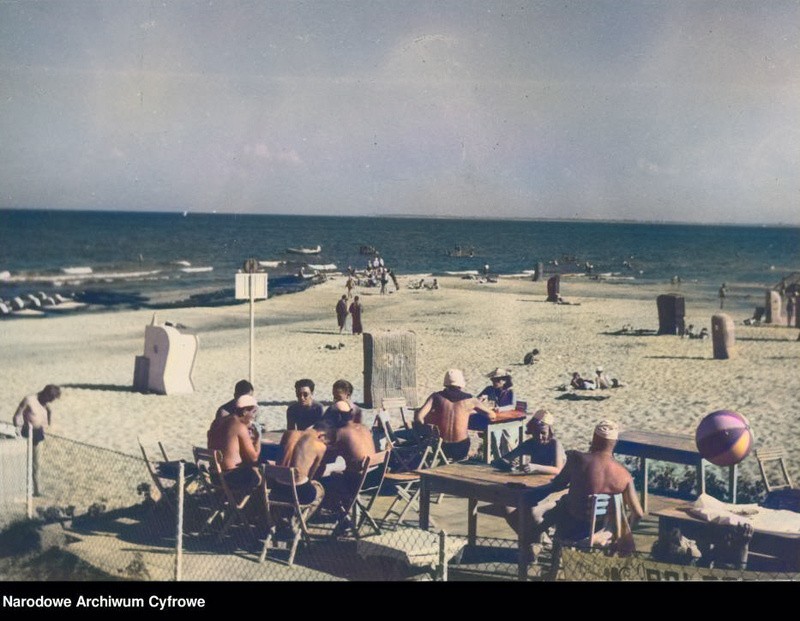 Archiwalne, przedwojenne zdjęcia z pomorskich plaż.