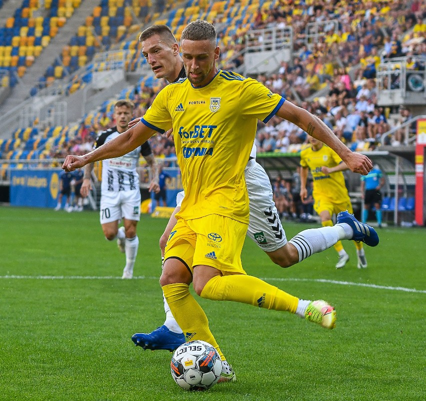 Fortuna 1. Liga. Remis w Gdyni. Ogromny pech żółto-niebieskich! Gdynianie tracą zwycięstwo w 90 minucie meczu!