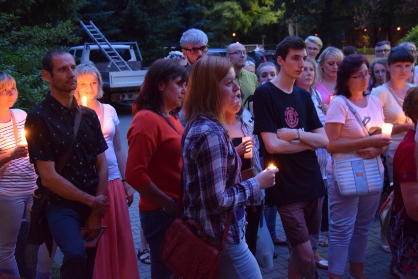 Protest przed Sądem Rejonowym w Zawierciu ZDJĘCIA