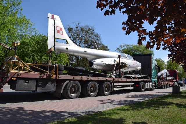 Transport rozebranych Iskier z Radomia do Dęblina był dużym wyzwaniem logistycznym, ale transport złożonych na powrót samolotów na radomskie rondo będzie jeszcze większym problemem.