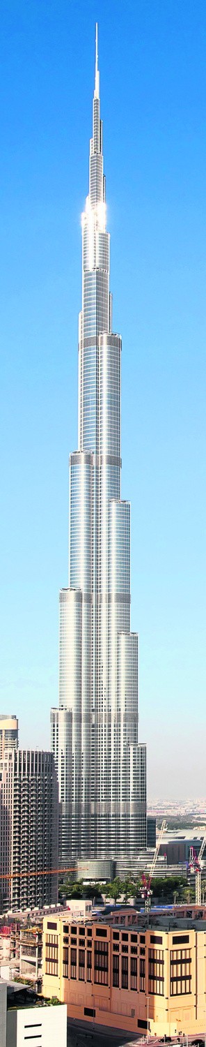 Burj Khalifa, najwyższy budynek świata, ma wysokość 828...