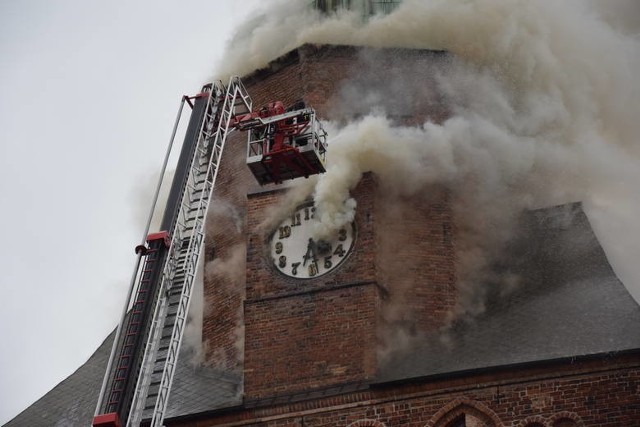 Pożar katedry w Gorzowie rozpoczął się od zwarcia w instalacji elektrycznej na piątej kondygnacji wieży katedralnej.