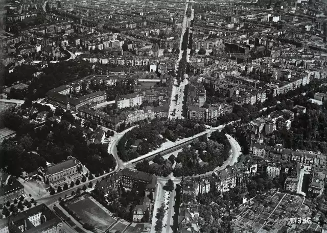 Lata 1920-1927 , Plac Powstańców Śląskich i okolice, które zostały praktycznie zrównane z ziemią w czasie wojny.