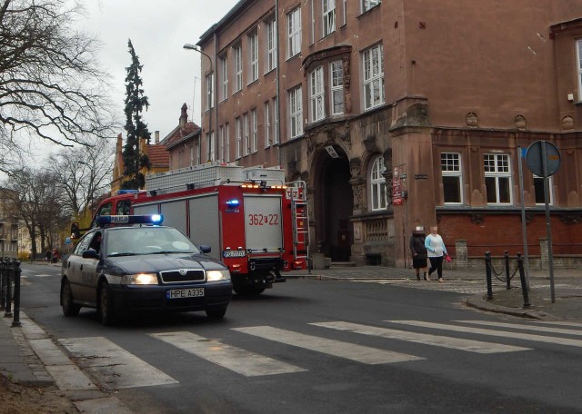 Do potrącenia doszło na pasach przy Zespole Szkół Ogólnokształcących w Gubinie.