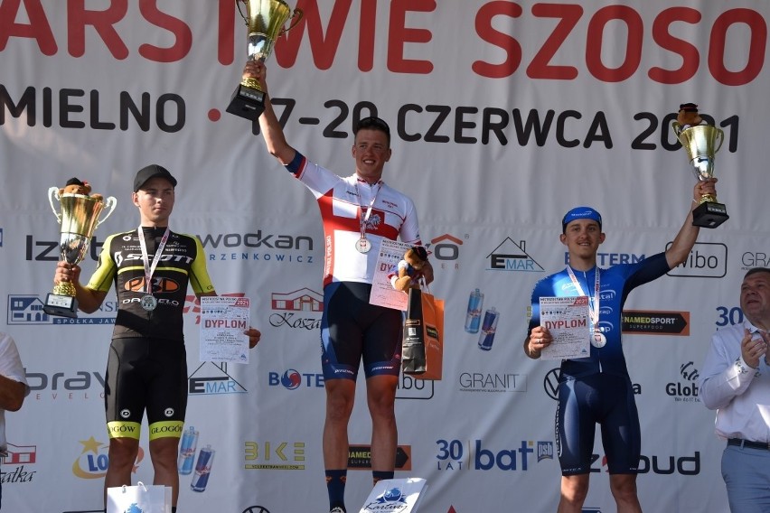 Mistrzostwa Polski w kolarstwie szosowym 2021 w Kartuzach. Dekoracja mistrzów i zakończenie zawodów [zdjęcia, wideo]