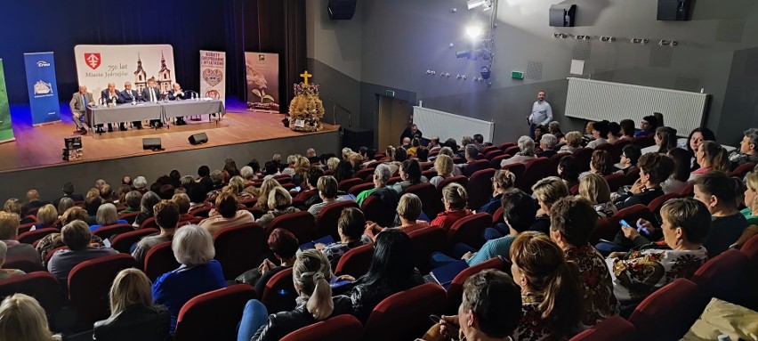 W Centrum Kultury w Jędrzejowie rozmawiano o potrzebach i...