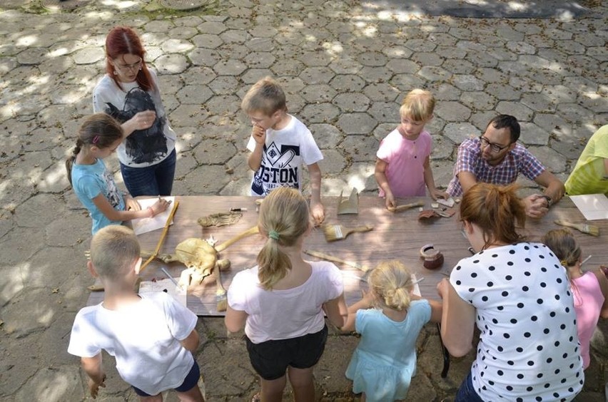 Dzieci wykopały zabytki przed Muzeum