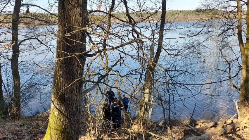 49-letni mężczyzna utonął w jeziorze Osuszyno w powiecie...