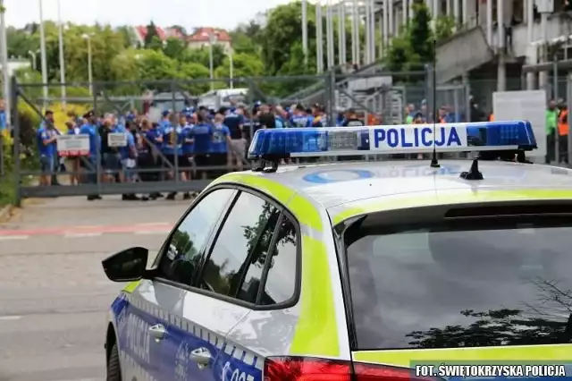 Policja zabezpieczała sobotni mecz Korony Kielce z Ruchem Chorzów.