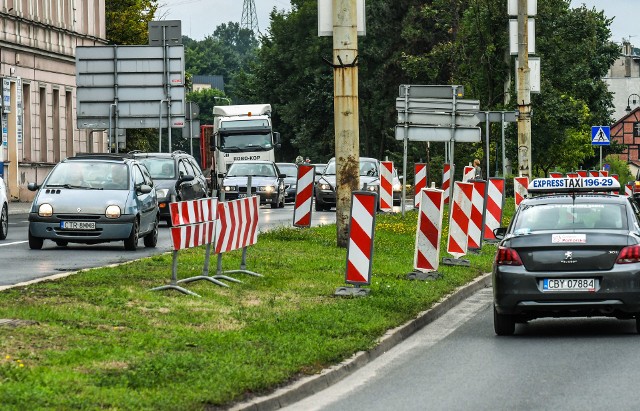 W wielu miejscach Bydgoszczy prowadzone są mniejsze bądź większe prace remontowe, związane z budową sieci gazowych i wodociągowych bądź remontami. Zobaczcie na mapach, gdzie występują utrudnienia w ruchu i jak długo potrwają.