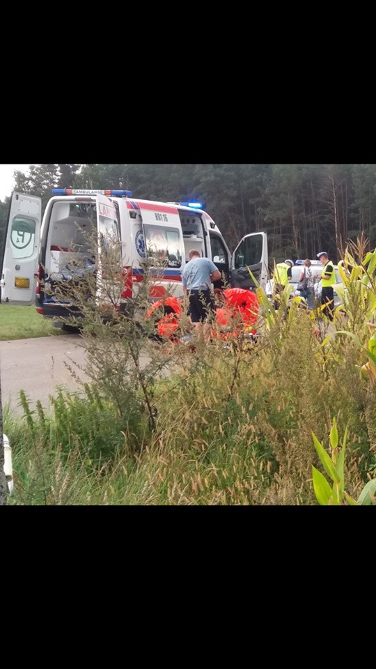 Kłoski Młynowięta. 14-latek na motocyklu holował kolegę na rowerze. Doszło do wypadku