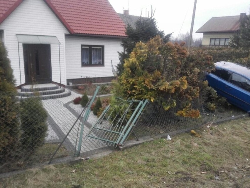 Na ul. Bielskiej w Bulowicach zderzyły się dwa fiaty. Jedna osoba trafiła do szpitala