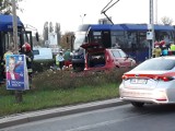 Wypadek tramwaju i samochodu na Żmigrodzkiej. Nie jeździły tramwaje na Poświętne