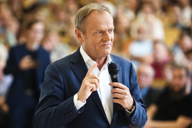 Donald Tusk: Wypowiedź posła Tomasza Lenza była co najmniej niefortunna i nie oddaje stanowiska PO.