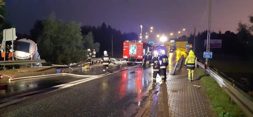 Jak informuje policja, droga krajowa numer 19 - na granicy...