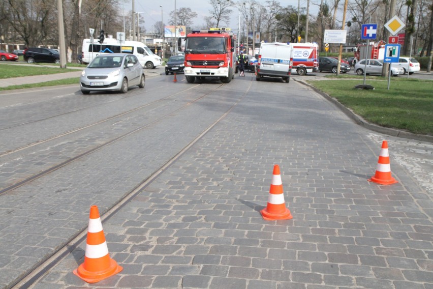 Wypadek na skrzyżowaniu Dyrekcyjnej i Gajowej