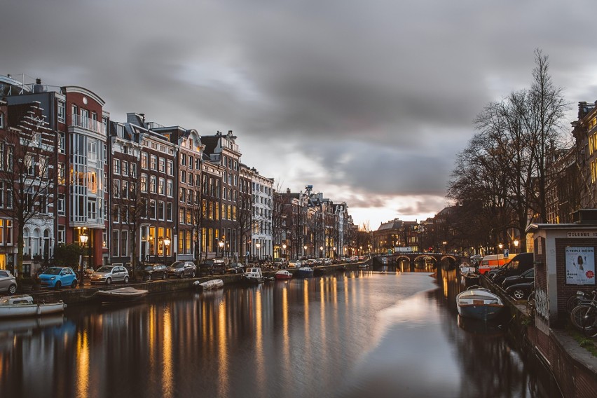 W Amsterdamie przeznaczymy 37% wynagrodzenia na wynajem...
