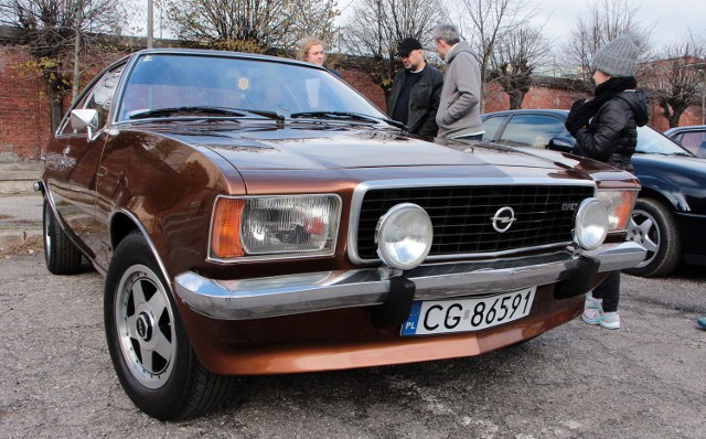 Opel record coupe z 1972 r.  należący do Tomasza Kopaczewskiego zdobył tytuł „Klasyk roku” podczas imprezy zamykającej sezon motoryzacyjny w Grudziądzu