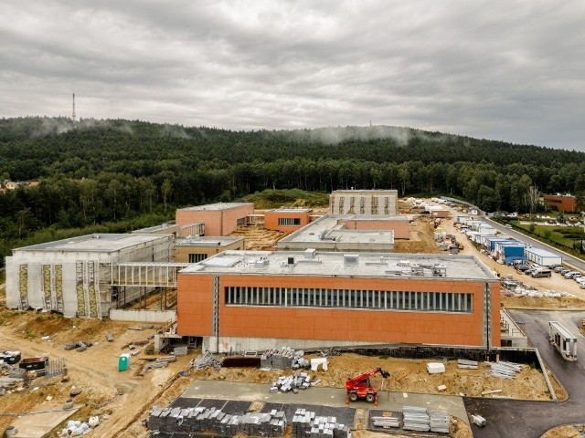 Nowy kampus Głównego Urzędu Miar w Kielcach na finiszu prac. Na kolejnych zdjęciach zobacz jak wygląda wewnątrz i na zewnątrz.