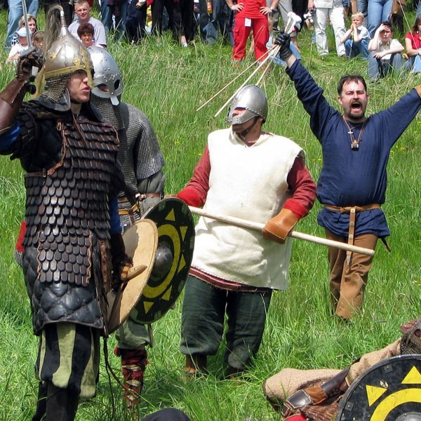 Zaprawiony w bojach książę Ziemowit poprowadził Wiślan do zwycięstwa. Podobnie było w 884 r., kiedy to morawski książę Świętopełk najechał ziemię Wiślan.