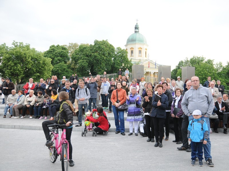 Chóry na początek Muzycznych Fontann w Radomiu