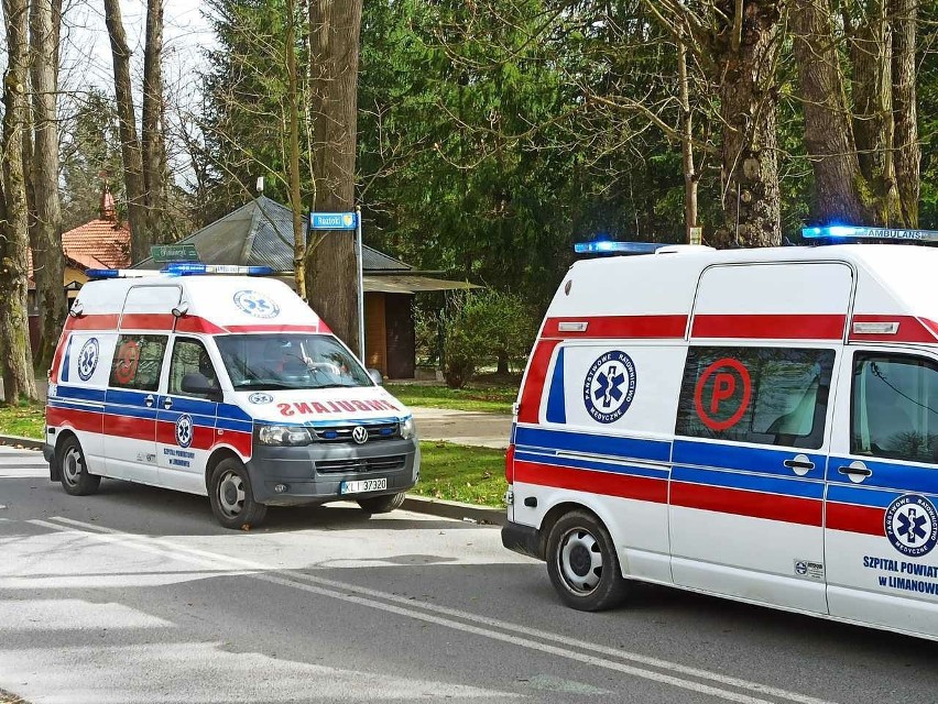 Dramatyczny wypadek w Rabce-Zdrój. Nie żyją trzy osoby przygniecione przez drzewo, w tym 6 letnie dziecko