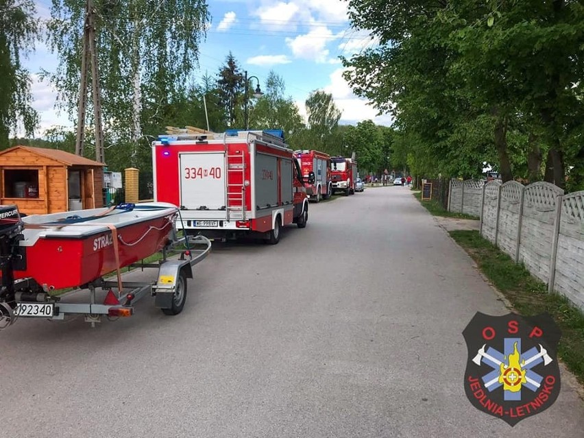 Na zalewie w Siczkach koło Radomia przewróciła się żaglówka. W akcji ratunkowej brały udział cztery jednostki straży pożarnej