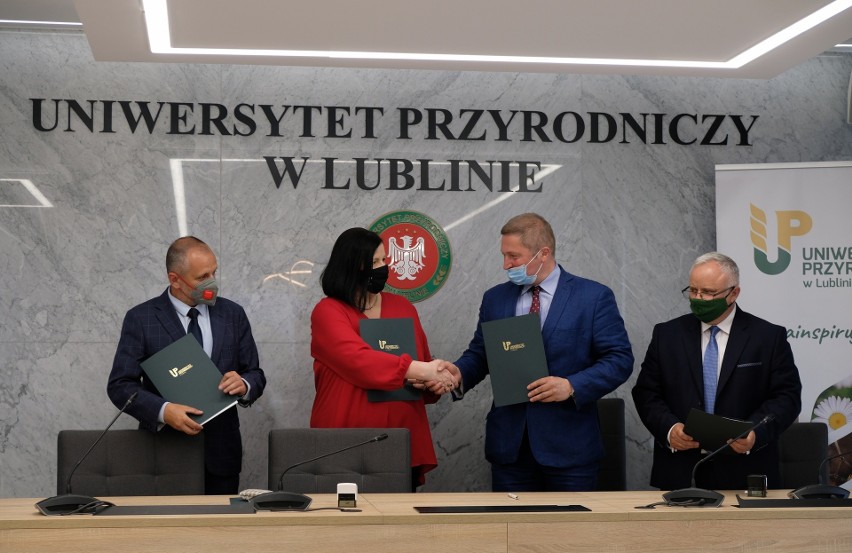 Uczniowie będą mogli poczuć się jak studenci. Uniwersytet Przyrodniczy i III LO w Lublinie podpisali list intencyjny o współpracy