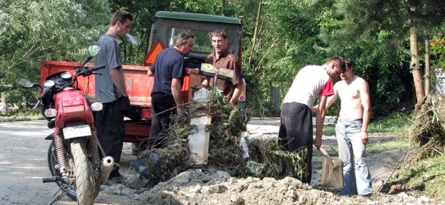 W gminie Dębica cały czas trwa sprzątanie po powodzi.