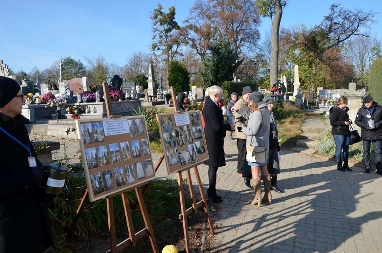 W ubiegłym roku kwesta na cmentarzu w Opatowie cieszyła się...