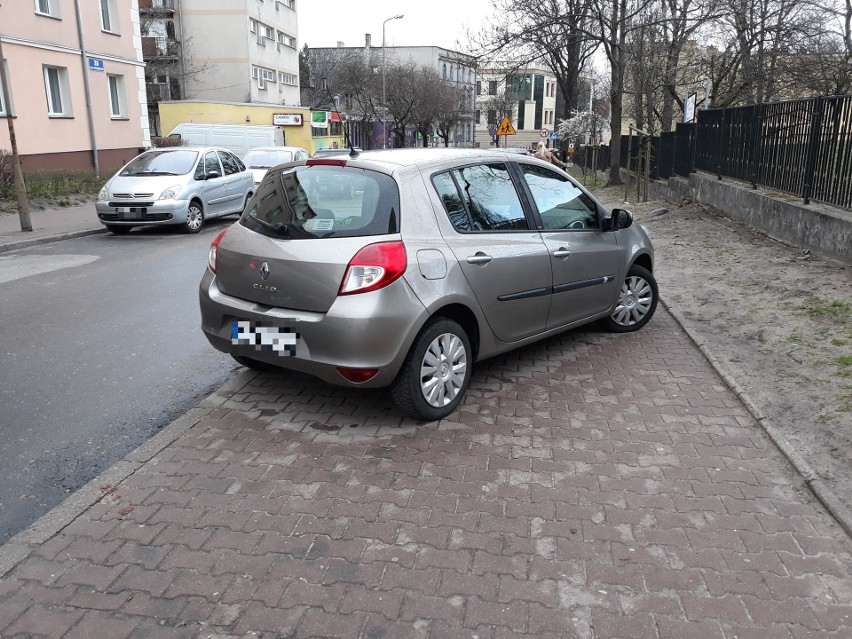 „Tak zaparkował ktoś przy Urzędzie Skarbowym w Zielonej...