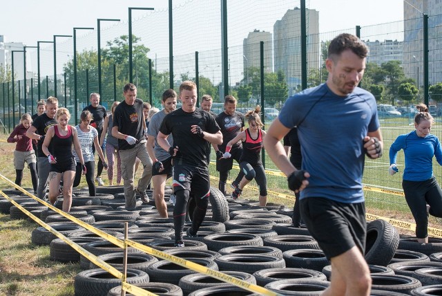 Runmageddon to cykl najbardziej ekstremalnych biegów przeszkodowych w Europie. Uczestników przyciąga różnorodnością tras, interesującymi przeszkodami, chęcią przeżycia przygody, zmierzenia się ze swoimi słabościami. W Toruniu zawodnicy mieli do pokonania na placu Cyrkowym przy Skarpie  2 kilometry z ponad 10 przeszkodami.Zobacz także:Atak na zamek dybowski