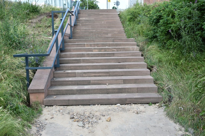 Po ulewie w Starachowicach. Podmyte przez wodę schody wymagają natychmiastowej interwencji